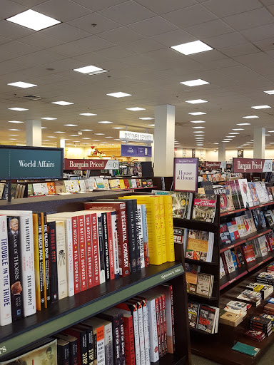 Book Store «Barnes & Noble», reviews and photos, 631 E Boughton Rd, Bolingbrook, IL 60440, USA