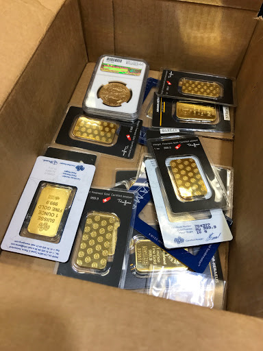 Coin Dealer «Collectors Coins & Jewelry Massapequa Park», reviews and photos, 400 Sunrise Hwy, Massapequa Park, NY 11762, USA