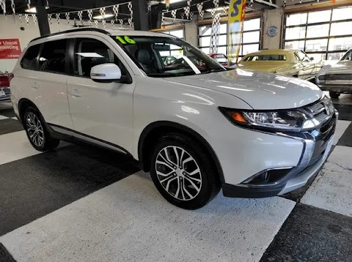 Used Car Dealer «River Front Auto Sales», reviews and photos, 1379 Niagara St, Buffalo, NY 14213, USA