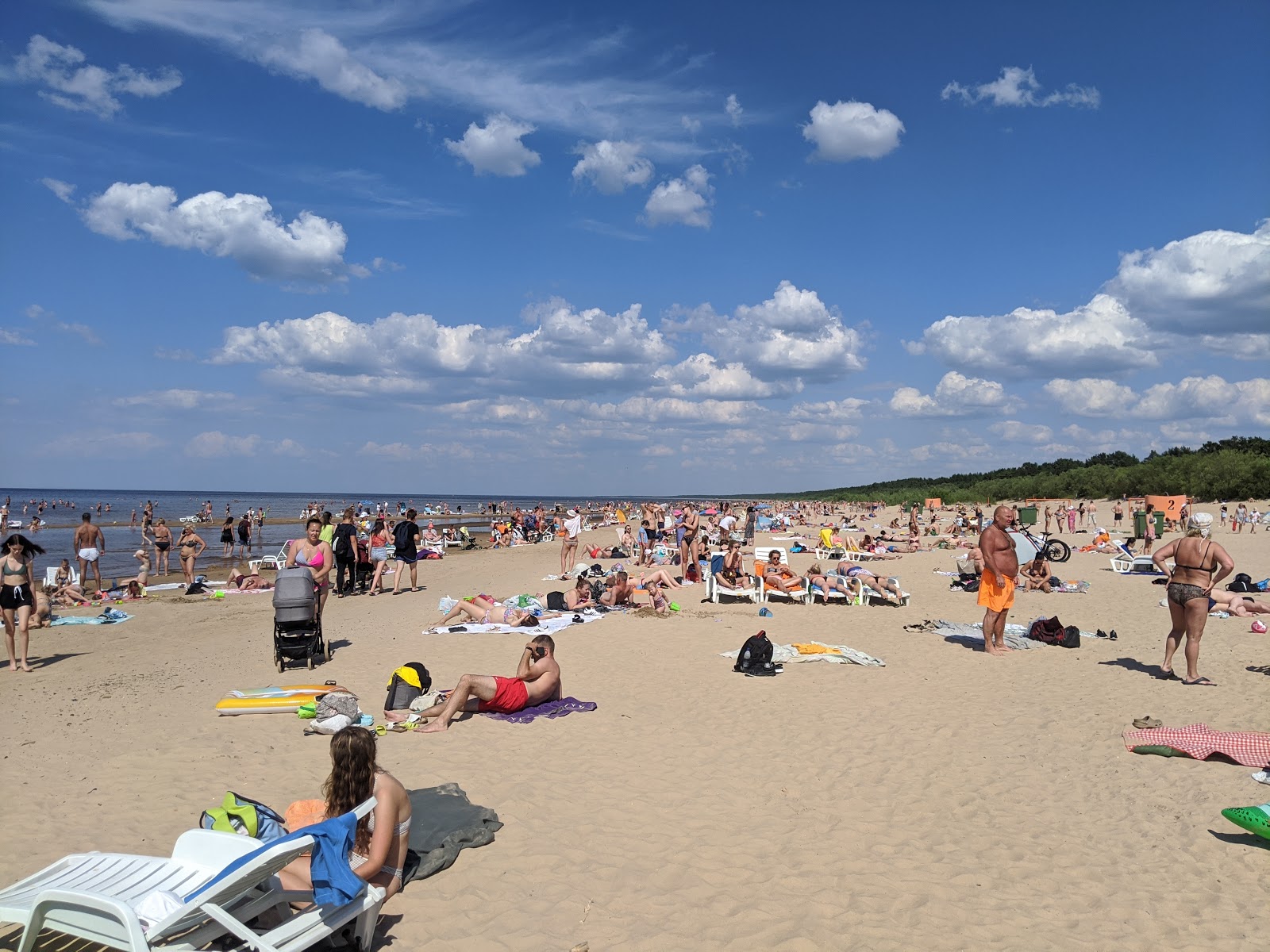 Foto von Vecaki beach mit langer gerader strand