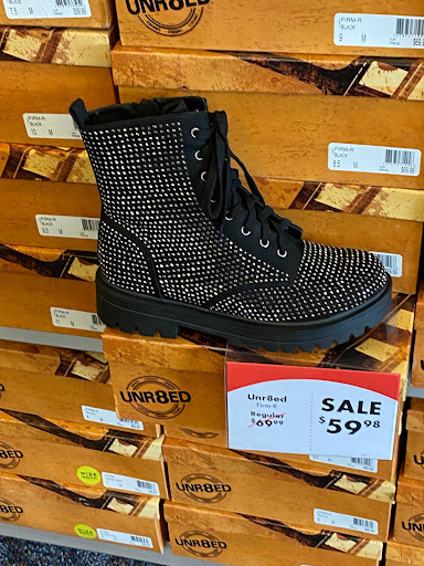 Shoe Store «Shoe Carnival», reviews and photos, 466 Pinnacle Pkwy, Bristol, TN 37620, USA