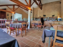 Atmosphère du Restaurant La Bergerie du Golf à Les Forges - n°1