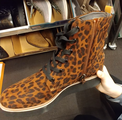 Shoe Store «DSW Designer Shoe Warehouse», reviews and photos, 2316 Monument Blvd, Pleasant Hill, CA 94523, USA