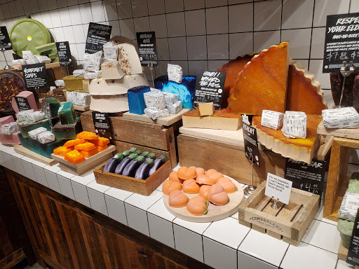 Cosmetics Store «lush fresh handmade cosmetics», reviews and photos, 9090 Destiny USA Dr, Syracuse, NY 13290, USA