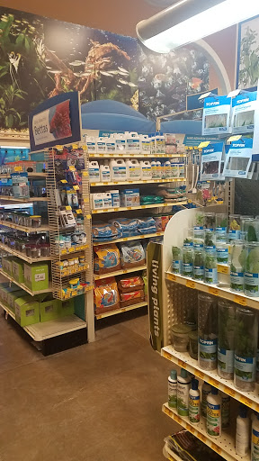 Pet Supply Store «PetSmart», reviews and photos, 3750 W Market St, Fairlawn, OH 44333, USA