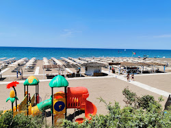 Spiaggia Marina di Castagneto Carducci'in fotoğrafı düz ve uzun ile birlikte