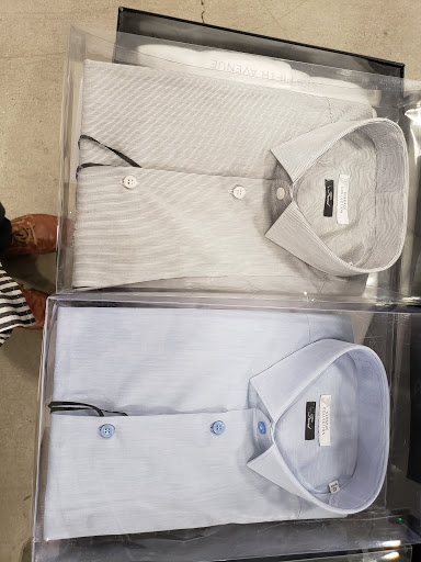 Department Store «Saks OFF 5TH», reviews and photos, 21500 Victory Blvd, Woodland Hills, CA 91367, USA