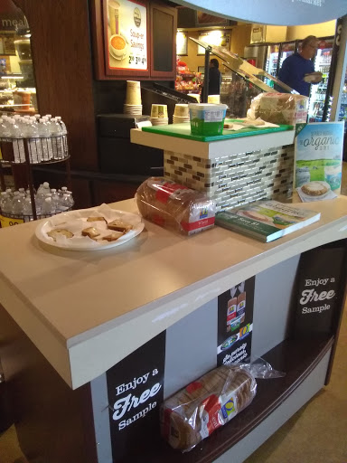 Shopping Mall «Vacaville Commons Shopping Center», reviews and photos, 2098 Harbison Dr, Vacaville, CA 95687, USA