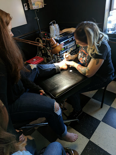 Tattoo Shop «Synergy Tattoo», reviews and photos, 6910 Kingston Pike, Knoxville, TN 37919, USA