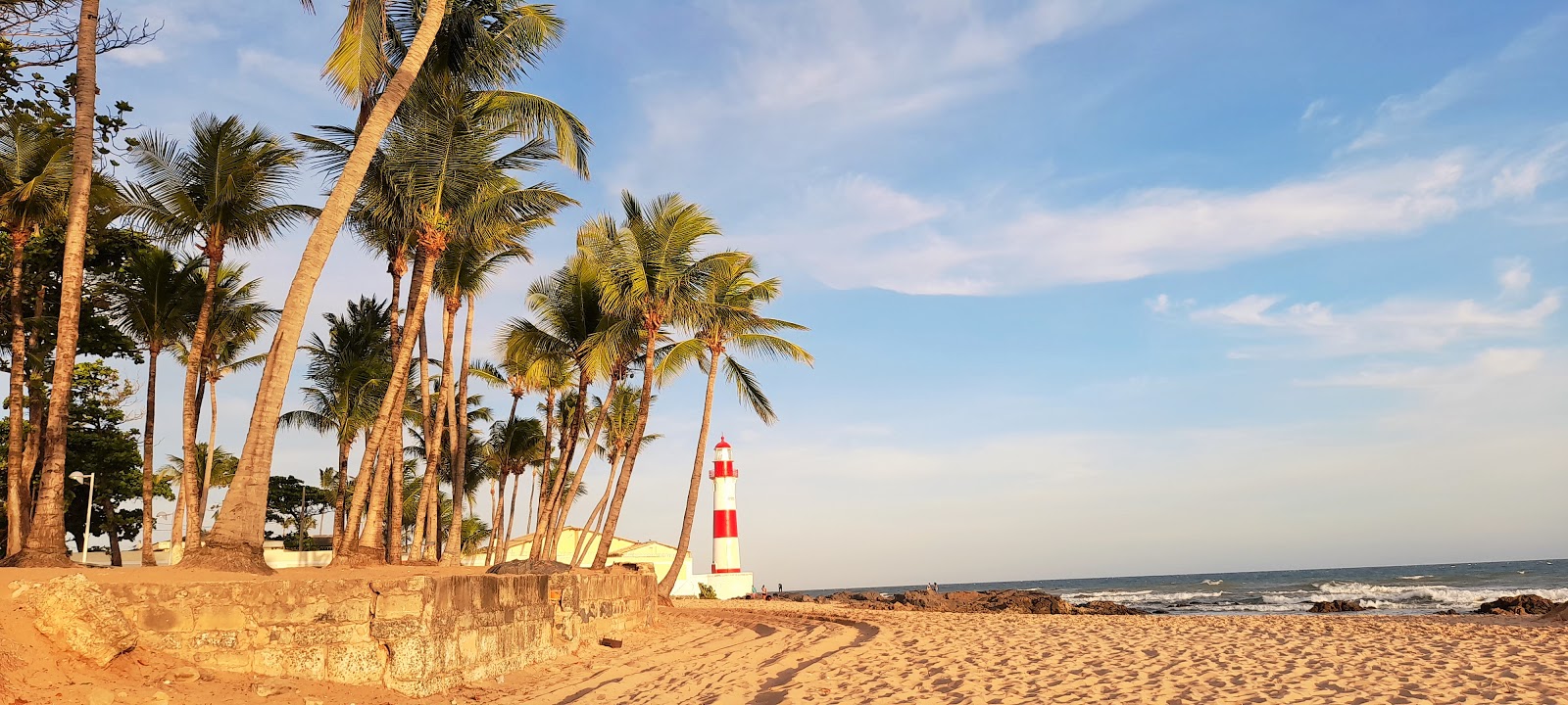 Foto de Praia Farol de Itapuã - lugar popular entre os apreciadores de relaxamento