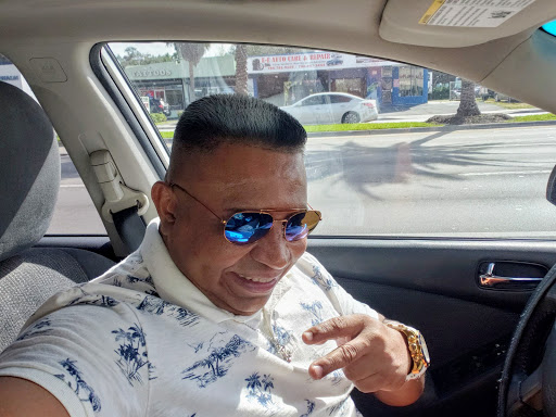 Barber Shop «Bueno Barbershop», reviews and photos, 463 NE 167th St, North Miami Beach, FL 33162, USA