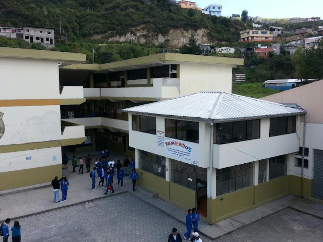 Colegio Fiscal 13 de Abril - Escuela