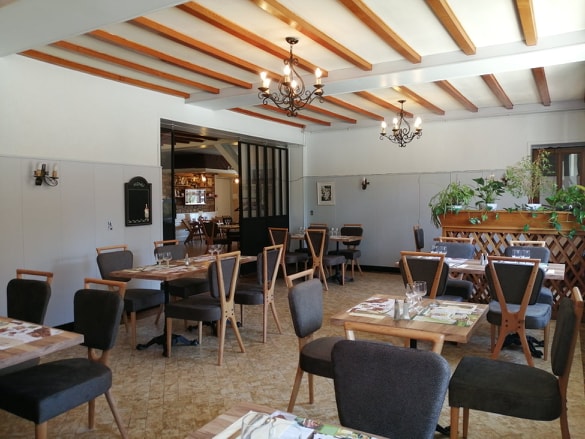 Restaurant du cerf à Pont-du-Navoy (Jura 39)