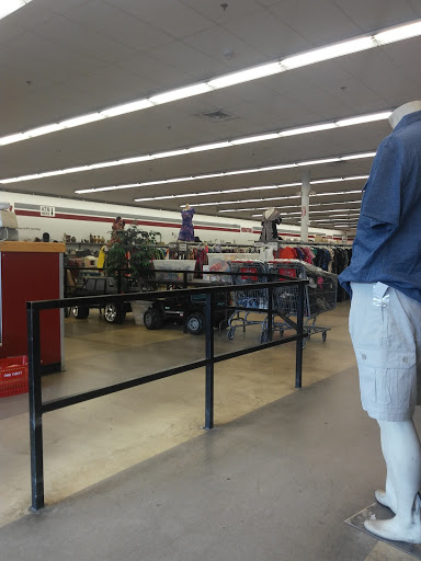 Thrift Store «Red White & Blue Thrift Store», reviews and photos, 650 Wolcott St #5, Waterbury, CT 06705, USA