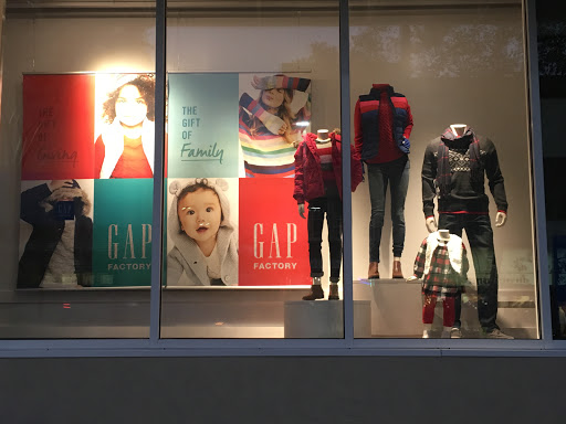 Clothing Store «Gap Outlet», reviews and photos, 40 S 69th St, Upper Darby, PA 19082, USA
