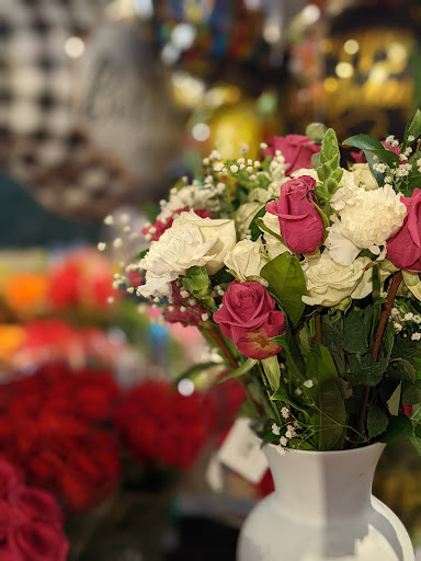 Grocery Store «Kroger», reviews and photos, 704 Euclid Ave, Lexington, KY 40502, USA