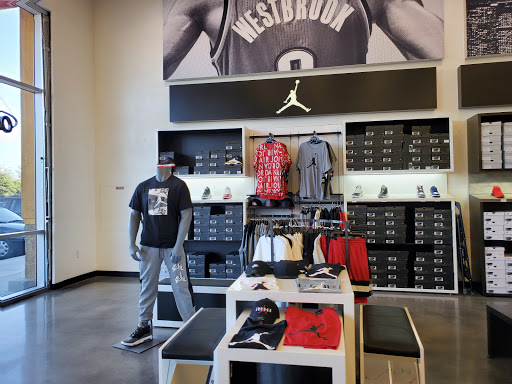 Shoe Store «WSS», reviews and photos, 1289 N Hacienda Blvd, La Puente, CA 91744, USA