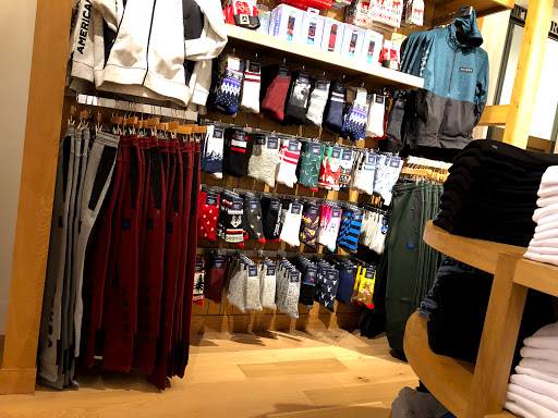 Clothing Store «AEO & Aerie Store», reviews and photos, 1721 Chestnut St, Philadelphia, PA 19103, USA