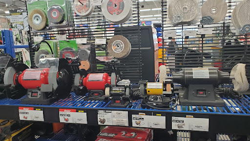 Hardware Store «Harbor Freight Tools», reviews and photos, 3207 Main Ave C, Fargo, ND 58103, USA