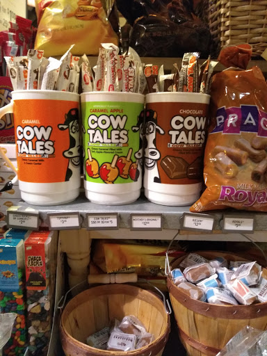 American Restaurant «Cracker Barrel Old Country Store», reviews and photos, 3701 Elmsley Ct, Greensboro, NC 27406, USA