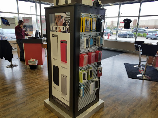 Cell Phone Store «Verizon Authorized Retailer, TCC», reviews and photos, 2090 Skokie Valley Rd, Highland Park, IL 60035, USA