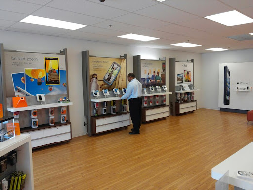 Cell Phone Store «AT&T Authorized Retailer», reviews and photos, 10181 W Commercial Blvd, Tamarac, FL 33351, USA