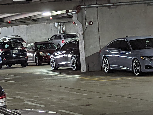 Shopping Mall «Fashion Outlets of Chicago», reviews and photos, 5220 Fashion Outlets Way, Rosemont, IL 60018, USA