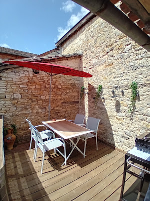 Numéro 2 ~ La Petite Maison à Champagne-Mouton