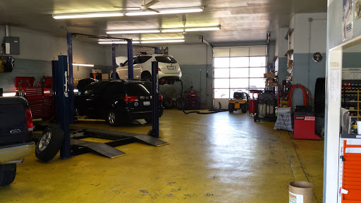 Auto Repair Shop «Shields Service», reviews and photos, 2502 Hermitage Way a, Louisville, KY 40242, USA