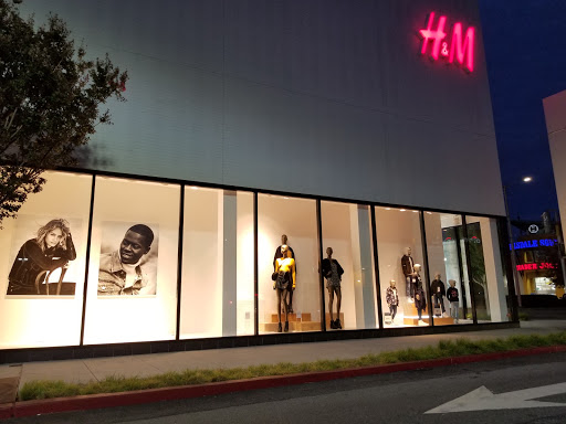 Clothing Store «H&M», reviews and photos, 397 E Sailer Dr, San Mateo, CA 94403, USA