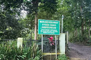 Makam Keramat Syekh Rako Simpeureum image