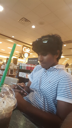 Book Store «Barnes & Noble», reviews and photos, 4010 S Tamiami Trail, Sarasota, FL 34231, USA