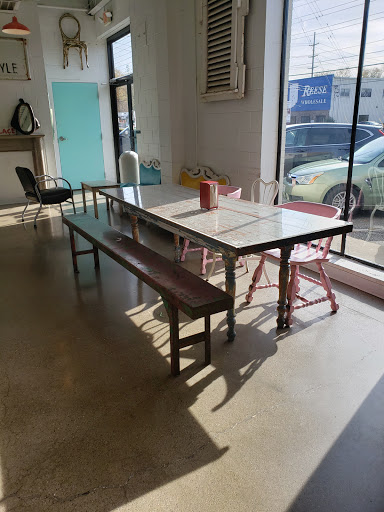 Donut Shop «The Dancing Donut», reviews and photos, 1134 E 54th St G, Indianapolis, IN 46220, USA