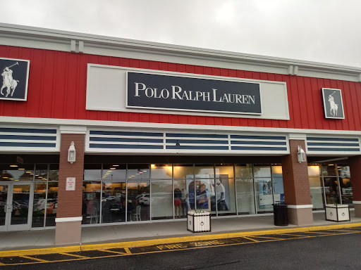 Outlet Mall «Tanger Outlet Riverhead», reviews and photos, 200 Tanger Mall Dr, Riverhead, NY 11901, USA