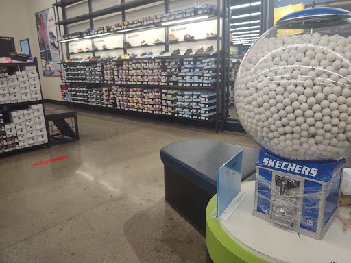 SKECHERS Warehouse Outlet