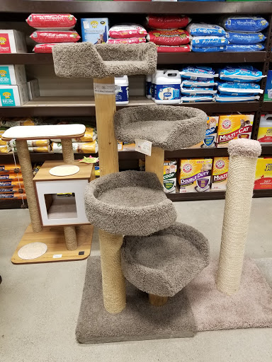 Pet Supply Store «Premier Pet Supply», reviews and photos, 63 W Auburn Rd, Rochester Hills, MI 48307, USA