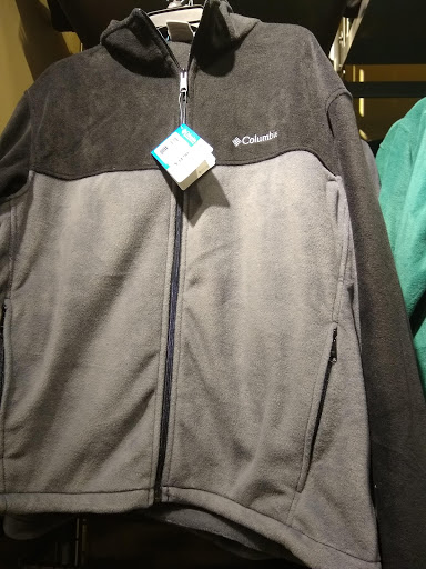 Sportswear Store «Columbia Sportswear Outlet Store at Premium Outlets Hagerstown», reviews and photos, 495 Premium Outlets Blvd, Hagerstown, MD 21740, USA