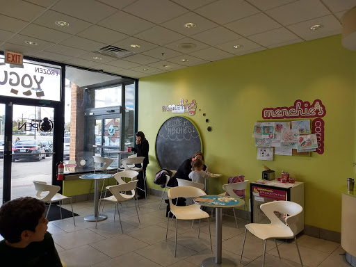 Shopping Mall «Riverpoint Center», reviews and photos, 1730 W Fullerton Ave, Chicago, IL 60614, USA