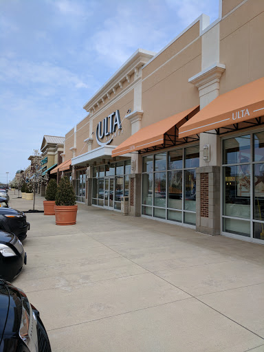 Shopping Mall «Westgate Shopping Center», reviews and photos, Center Ridge Rd & W 210th St, Cleveland, OH 44126, USA