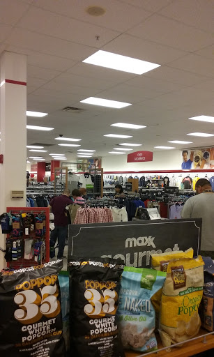 Department Store «T.J. Maxx», reviews and photos, 1650 Miami Gardens Dr, North Miami Beach, FL 33179, USA