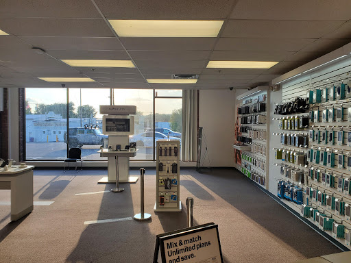 Cell Phone Store «GoWireless Verizon Authorized Retailer», reviews and photos, 1581 Main St, Palmer, MA 01069, USA
