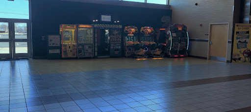 Movie Theater «Regal Cinemas Moorestown Mall 12 & RPX», reviews and photos, 400 NJ-38, Moorestown, NJ 08057, USA