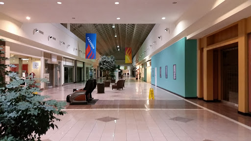 Shopping Mall «ShoppingTown Mall», reviews and photos, 3649 Erie Blvd E, Syracuse, NY 13214, USA