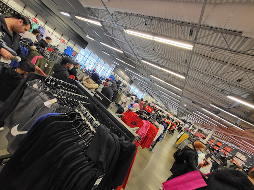 Outlet Mall «Tanger Outlet Riverhead», reviews and photos, 200 Tanger Mall Dr, Riverhead, NY 11901, USA