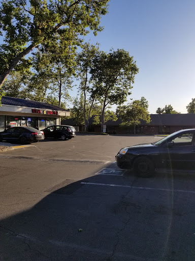 Laundromat «Sierra Laundry», reviews and photos, 7833 Madison Ave, Citrus Heights, CA 95610, USA