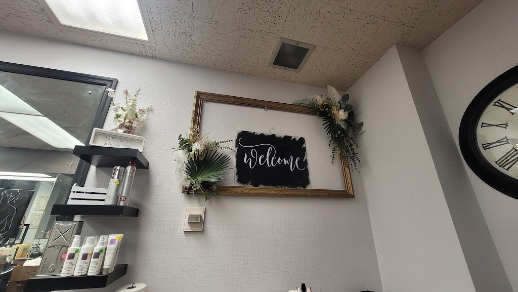 Mulina's Hair Salon 44512