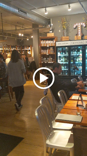 Wine Bar «Tannins Wine Bar & Boutique», reviews and photos, 112 N York St, Elmhurst, IL 60126, USA