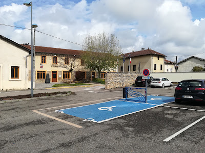 Mairie à Loyettes