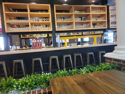 Shopping Mall «Crestview Hills Town Center», reviews and photos, 2791 Town Center Blvd, Crestview Hills, KY 41017, USA