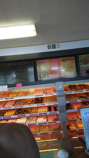 Coffee Shop «Daynight Donuts», reviews and photos, 2234 Fairgrounds Rd NE, Salem, OR 97301, USA